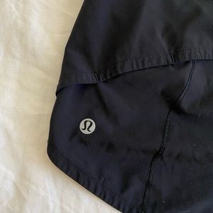 Lululemon Mid rise speed up short 4”